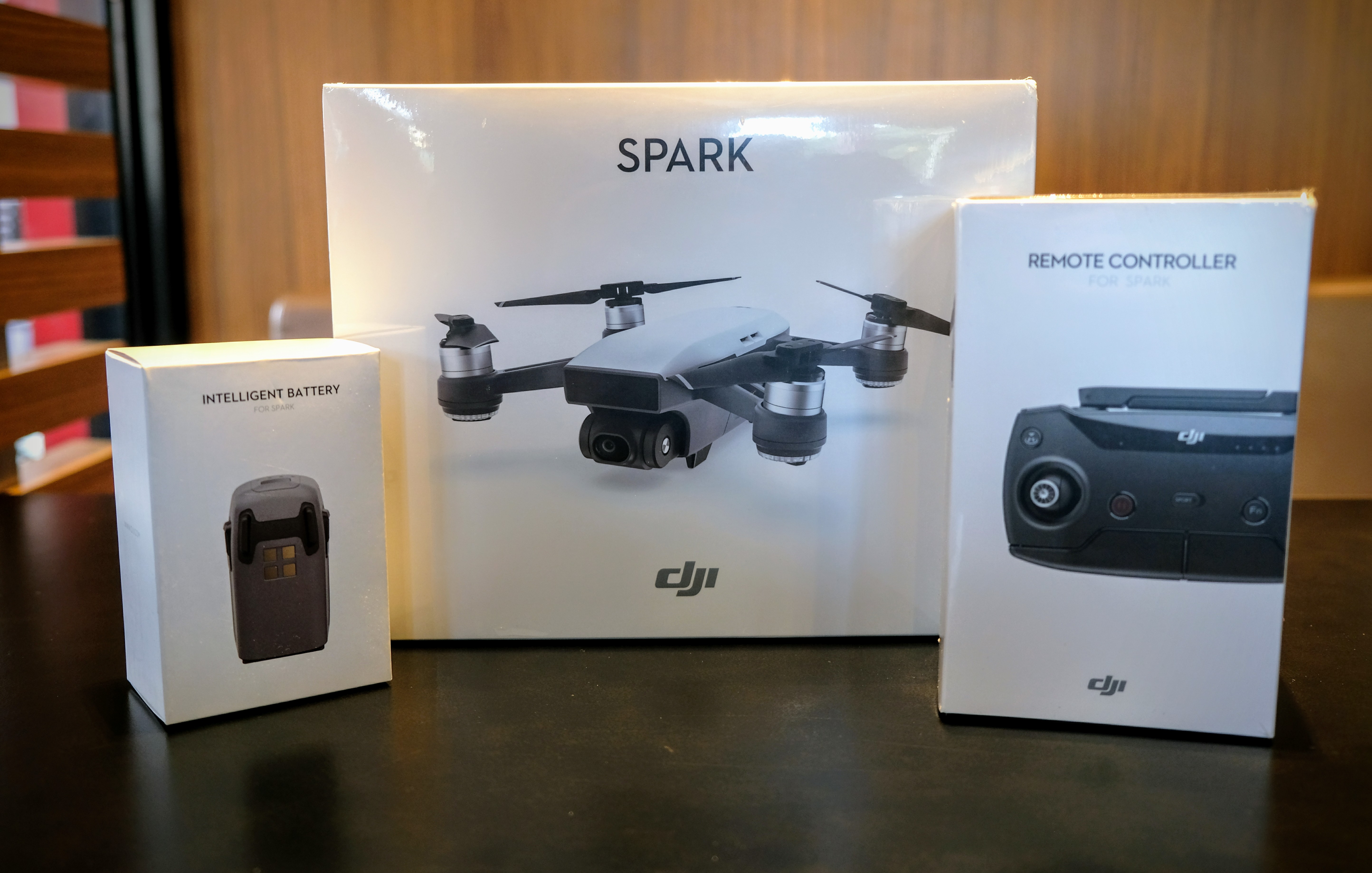 購入了dji Spark, 遙控器, 及備用電池一顆